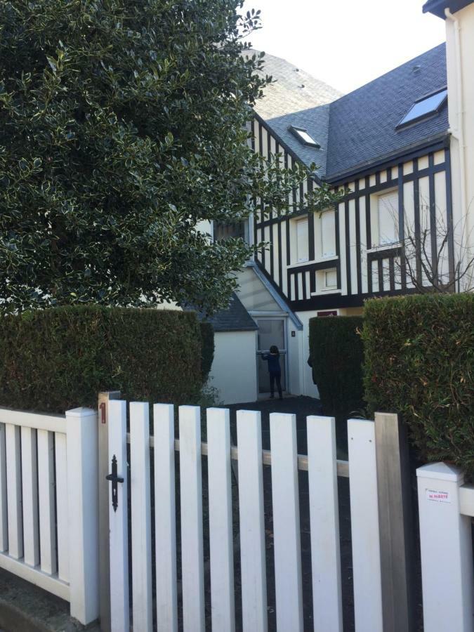 Proche De La Mer 2 Adultes Et 2 Enfants Leilighet Houlgate Eksteriør bilde